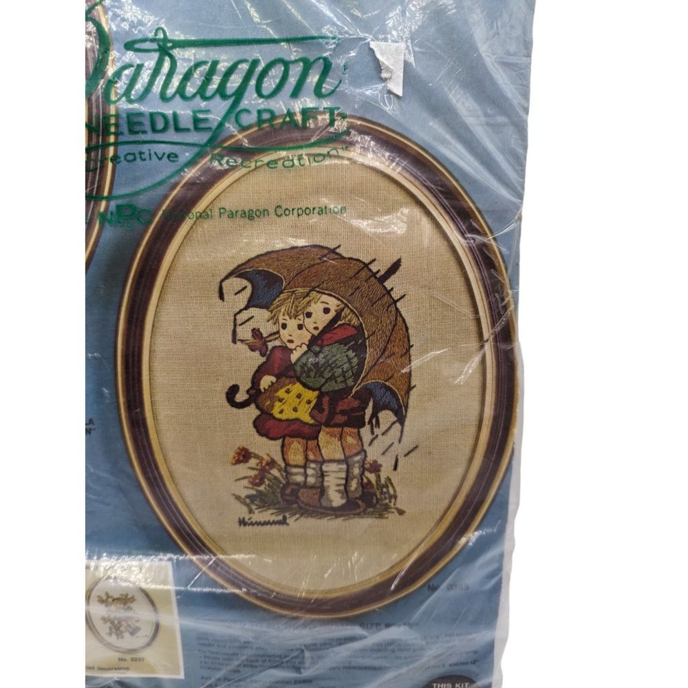 Paragon Needle Craft The Umbrella Children Exquisite Hummel Stitchery 5x12 In - Picture 2 of 6